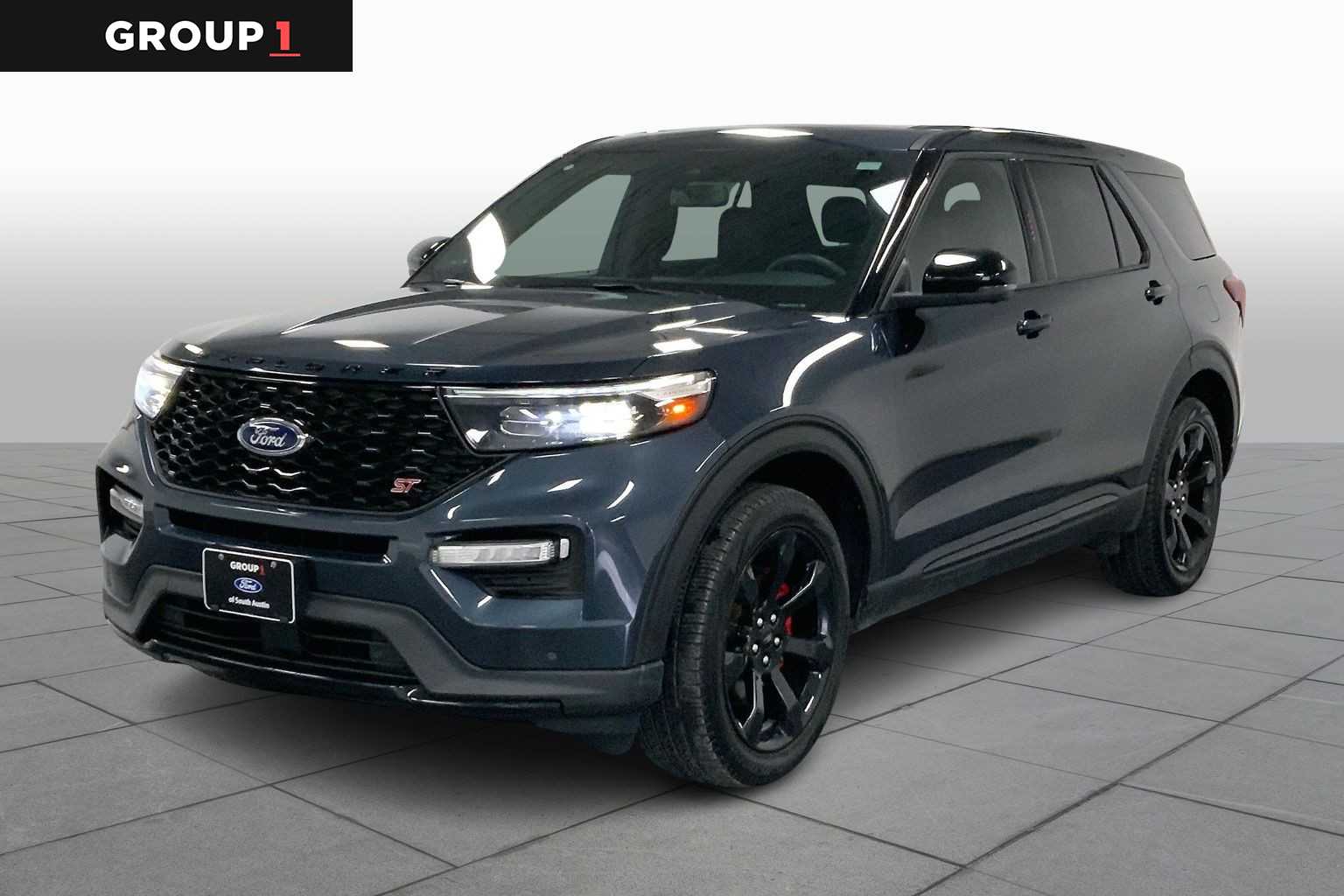 2022 Ford Explorer ST's photo