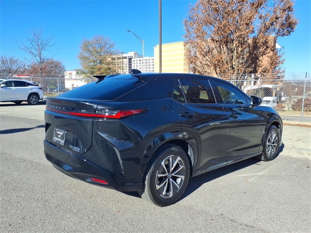 2024 Lexus RZ 450e Luxury photo 3