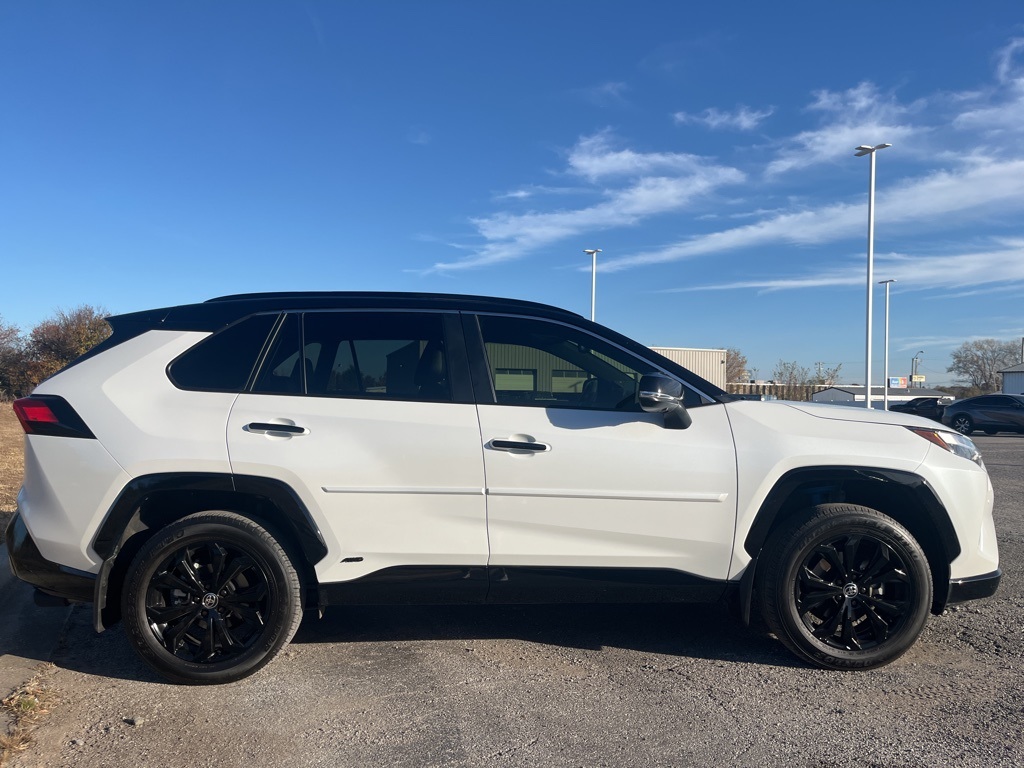 2024 Toyota RAV4 Hybrid XSE photo 3