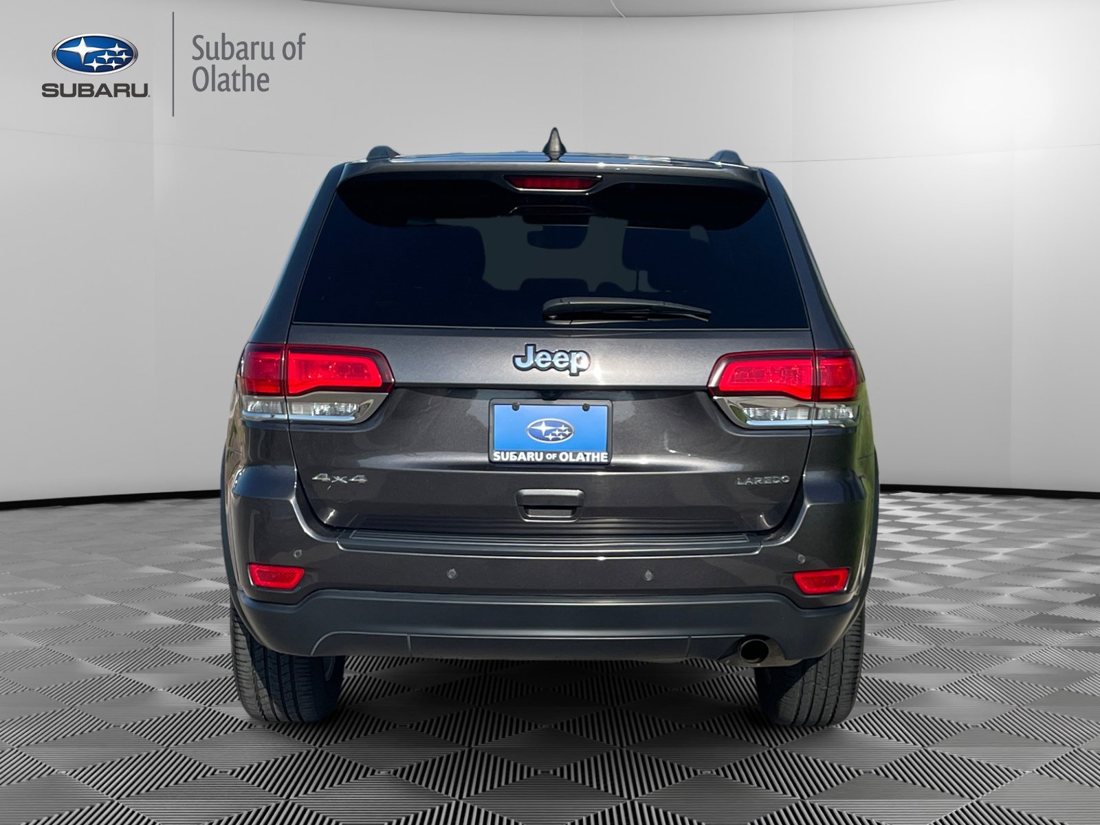 2021 Jeep Grand Cherokee Laredo E photo 3