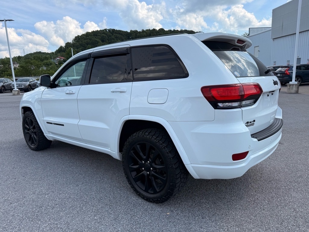 2020 Jeep Grand Cherokee Altitude photo 4