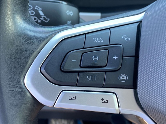 2020 Volkswagen Atlas Cross Sport SEL photo 2