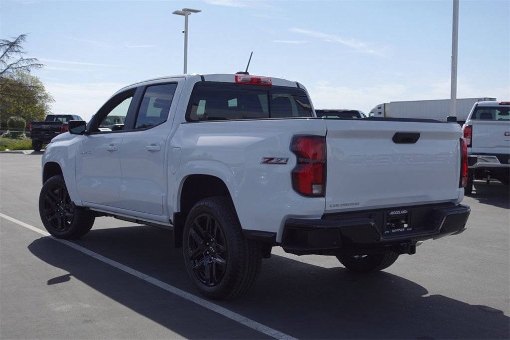 2025 Chevrolet Colorado Z71 photo 8