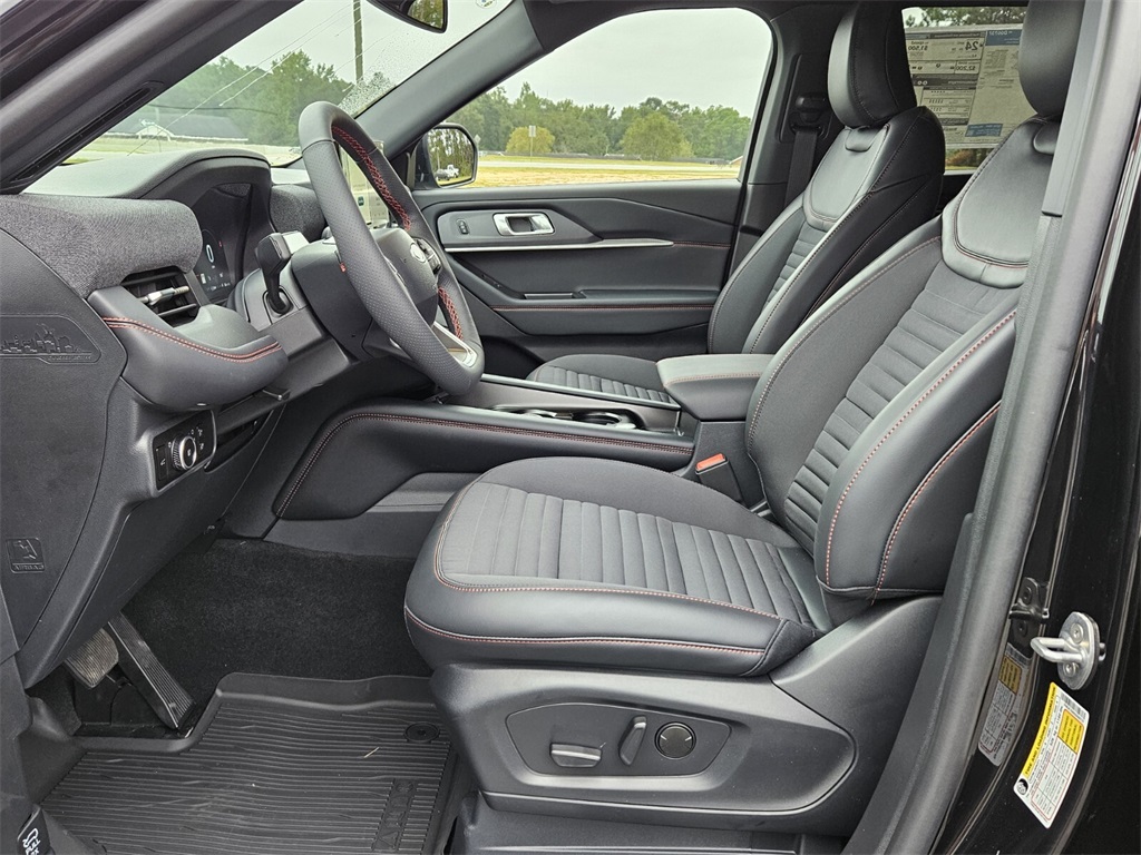 2025 Ford Explorer ST-Line photo 5