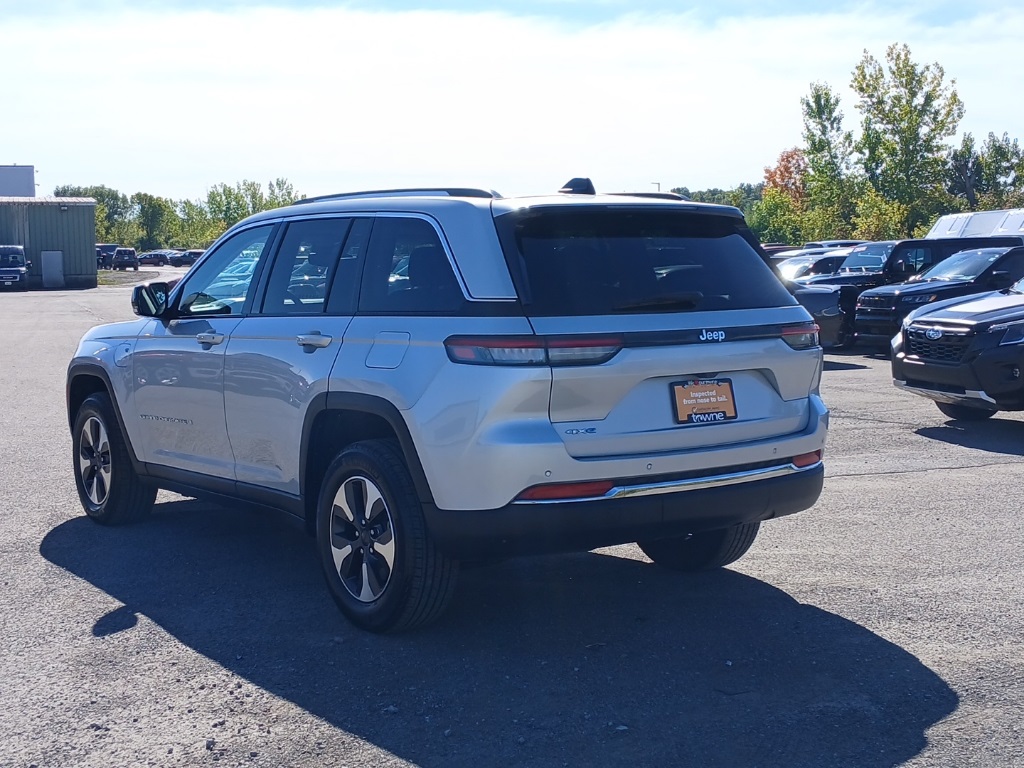 2023 Jeep Cherokee 4xe photo 17