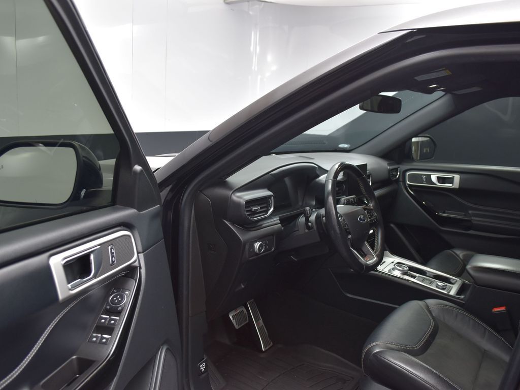2021 Ford Explorer ST photo 16