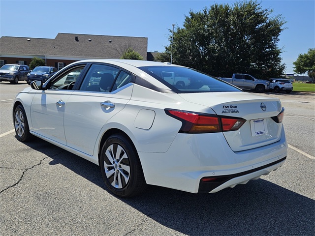2025 Nissan Altima 2.5 S photo 9