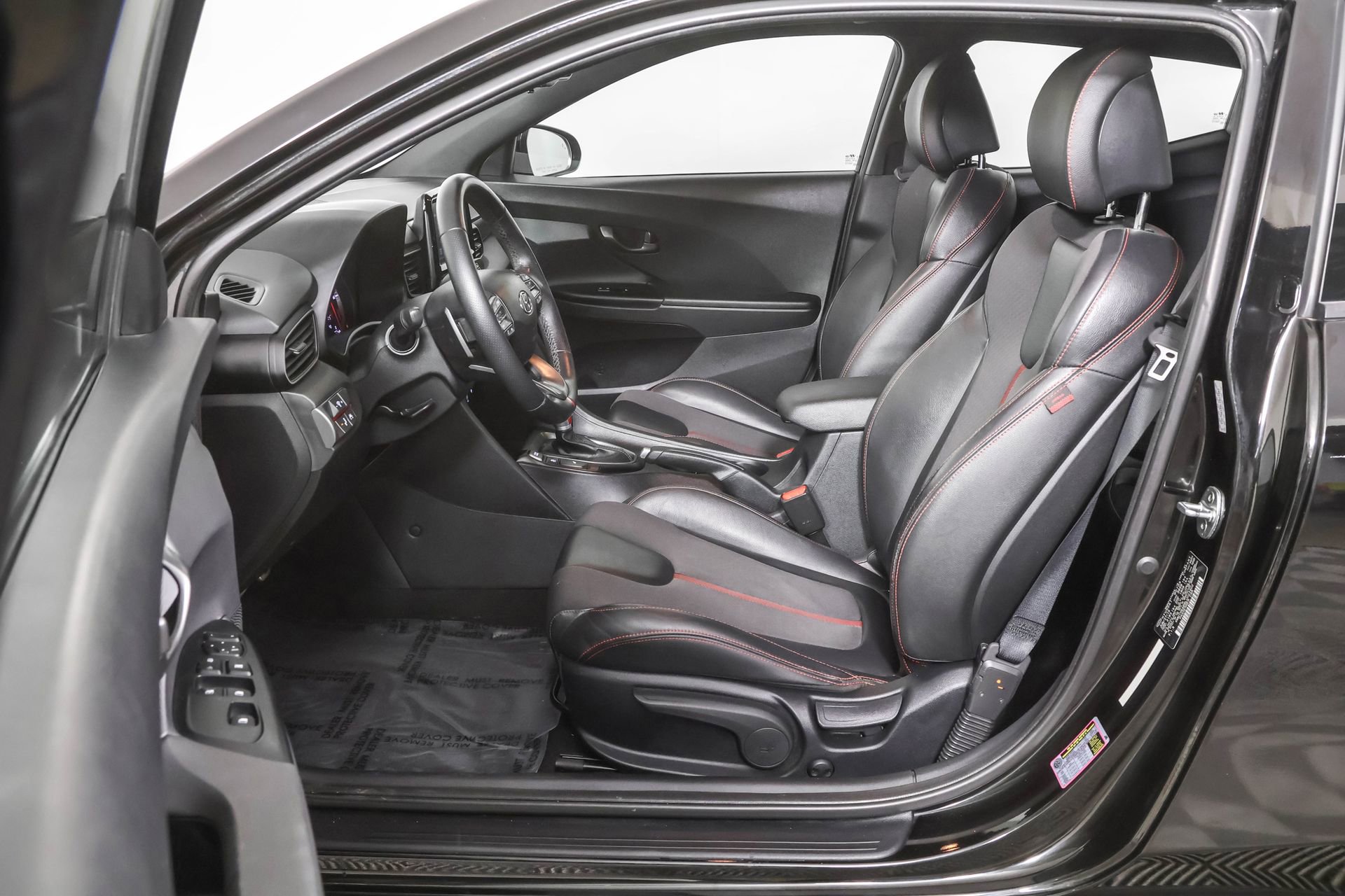 2020 Hyundai Veloster Turbo photo 2