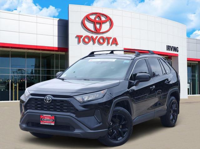 2021 Toyota RAV4 LE's photo