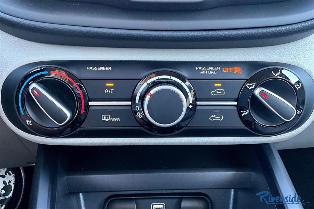 2025 Kia Soul LX photo 14