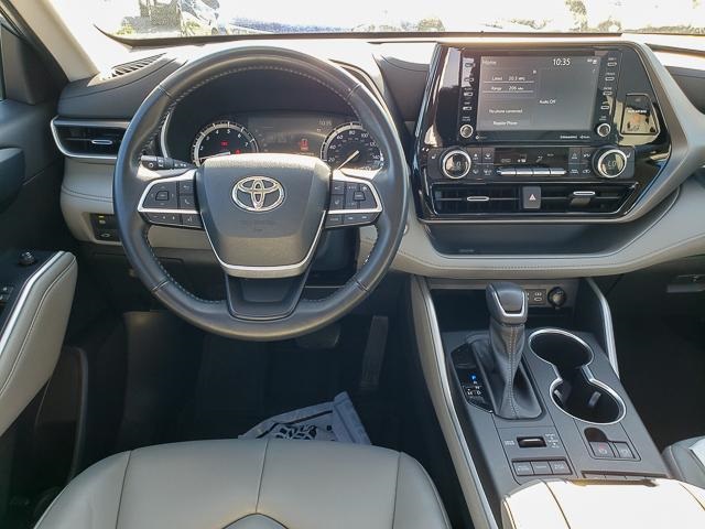 2022 Toyota Highlander XLE photo 24