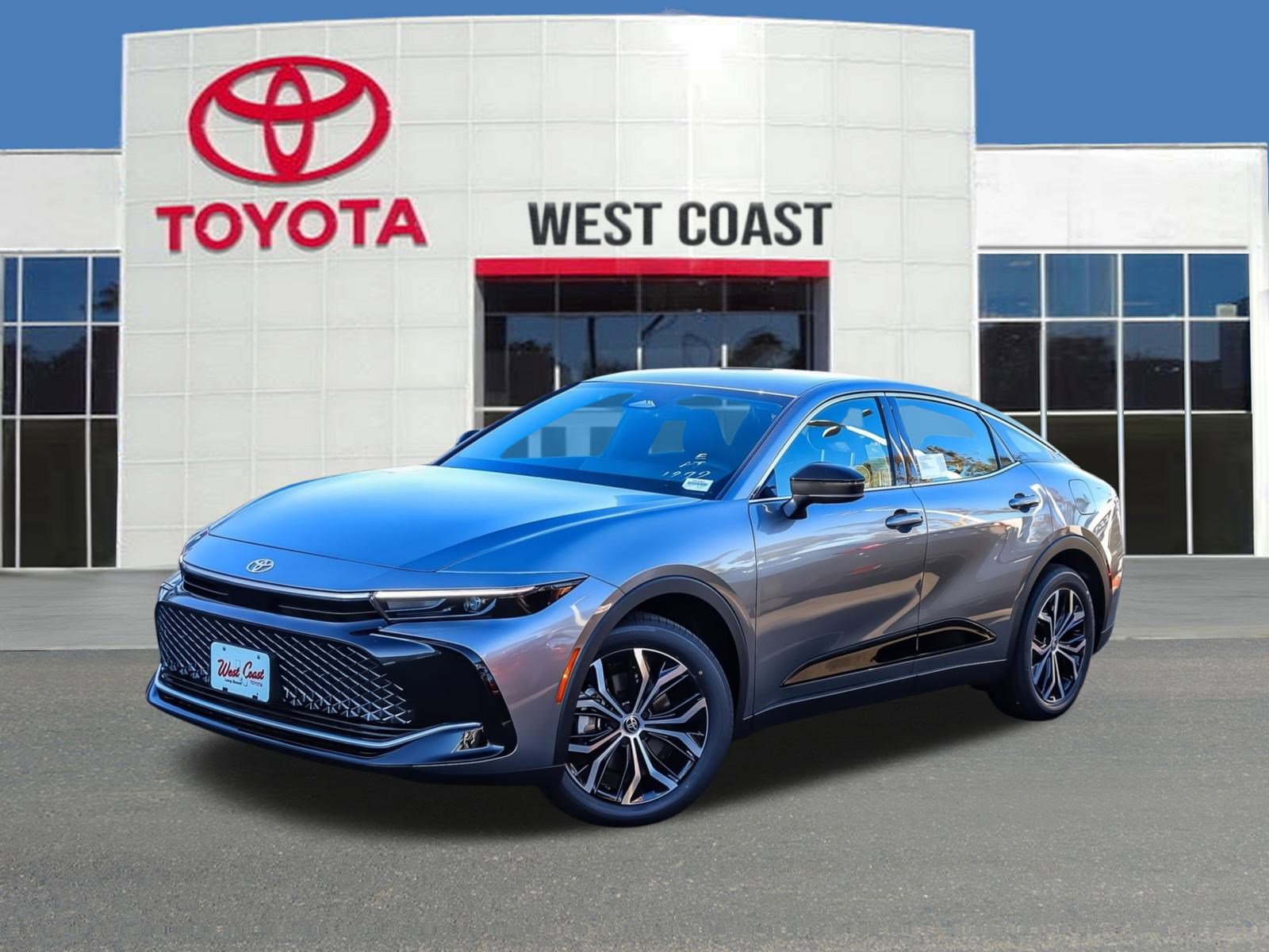 2026 Toyota Crown XLE's photo