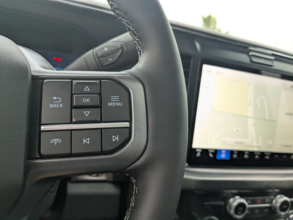 2025 Ford F-250 Lariat photo 32
