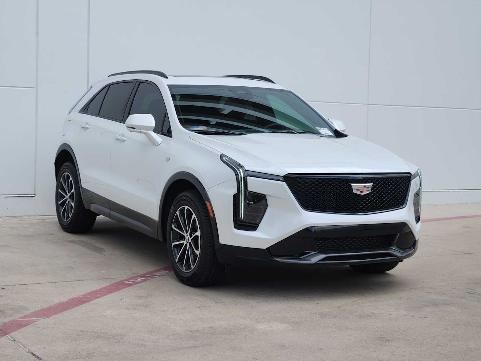 2025 Cadillac XT4 Sport photo 2