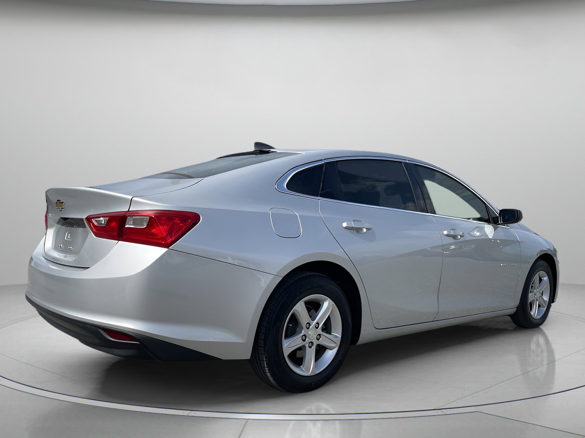 2020 Chevrolet Malibu LS photo 3