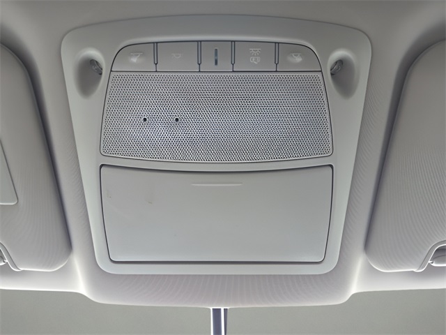 2017 Nissan Rogue SV photo 34