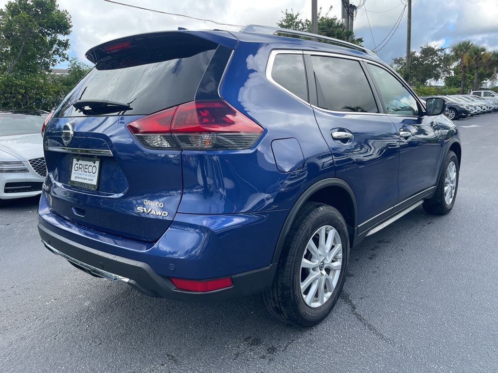 2020 Nissan Rogue SV photo 3