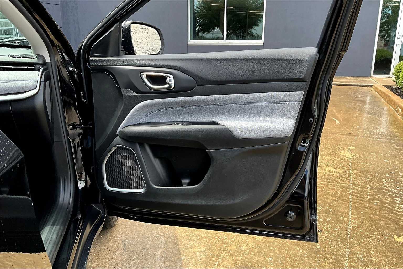 2022 Jeep Compass Latitude photo 17
