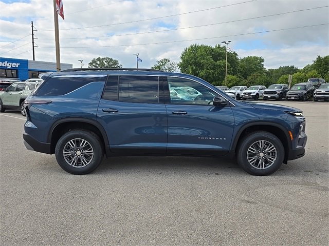 2026 Chevrolet Traverse photo 3