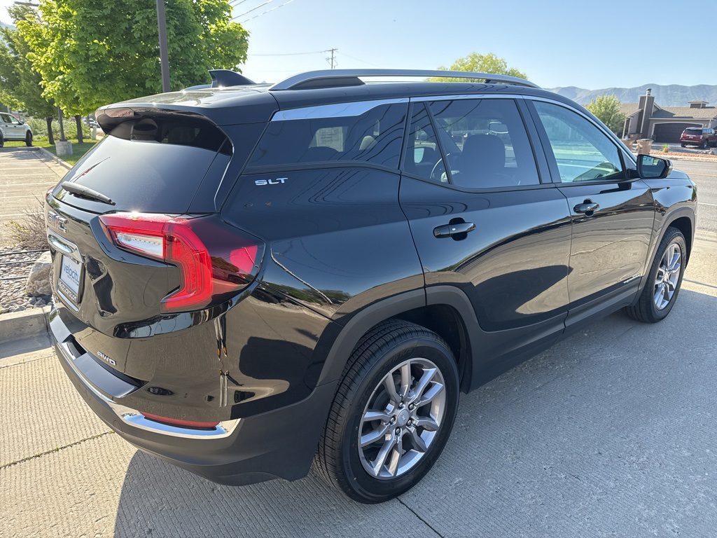 2024 Gmc Terrain SLT photo 3