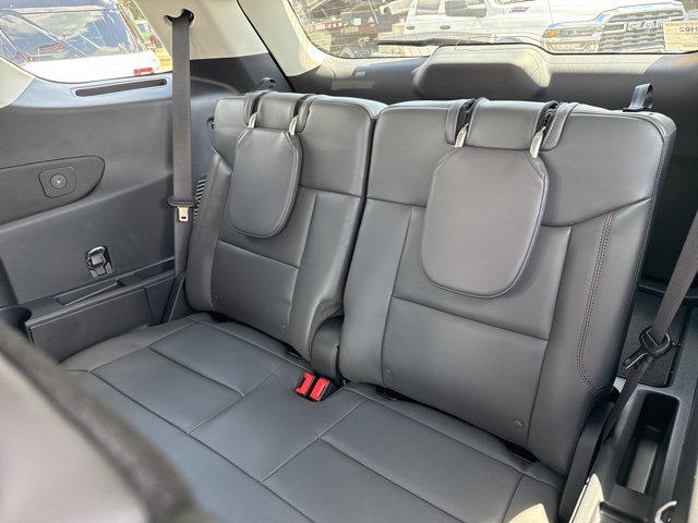 2025 Ford Explorer photo 19