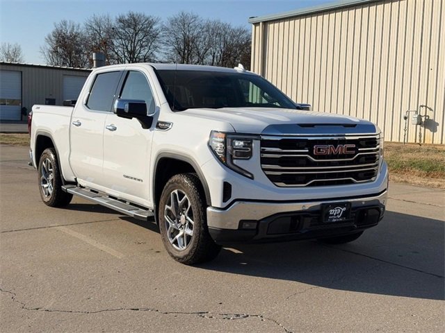 2024 GMC Sierra 1500 SLT's photo