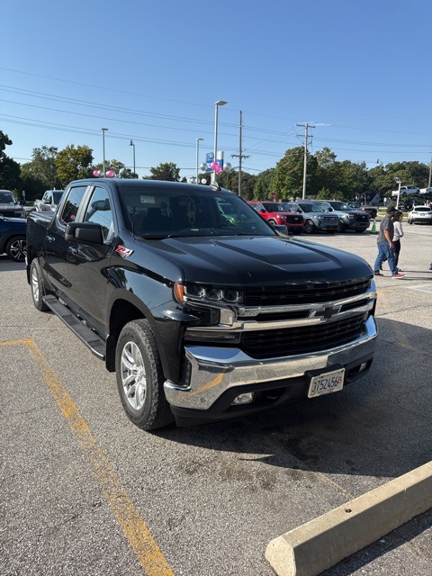 2020 Chevrolet Silverado 1500 LT photo 2