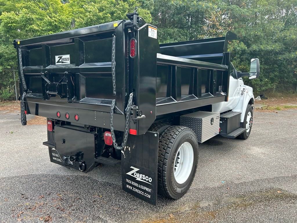 2025 Ford F-750 Base photo 4