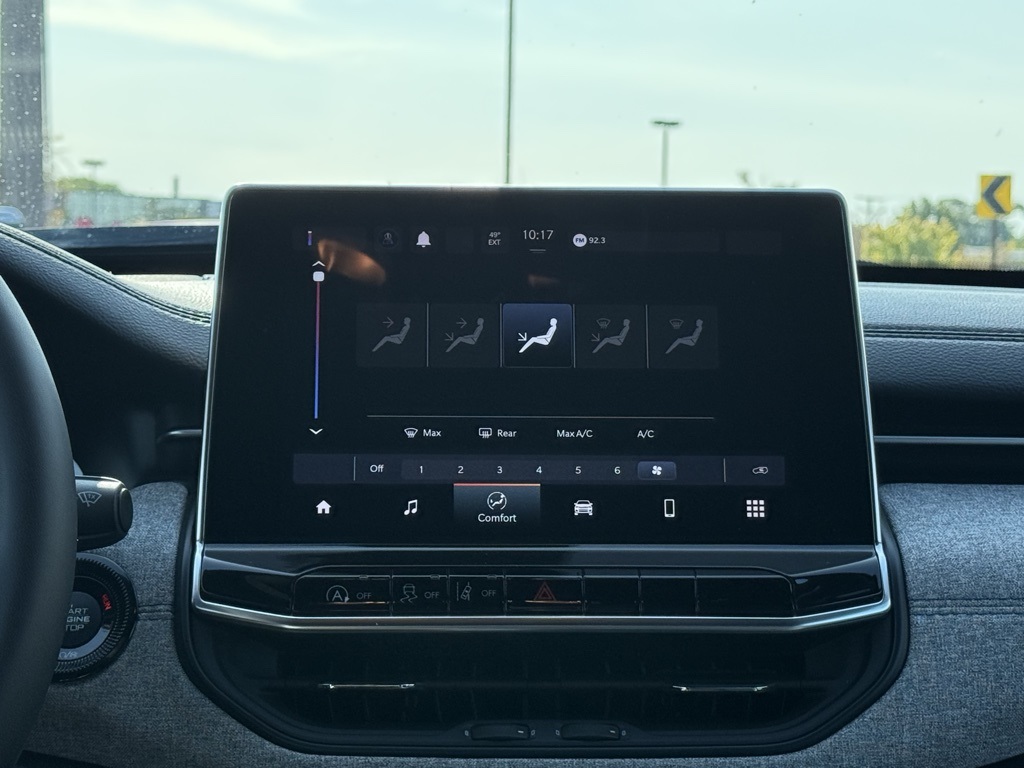 2024 Jeep Compass Latitude photo 17