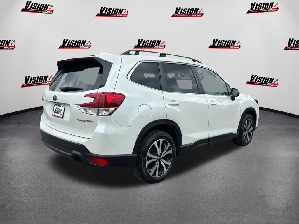 2022 Subaru Forester Limited photo 4