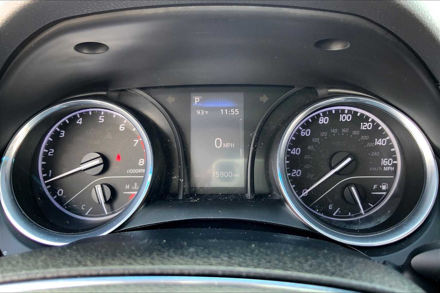 2019 Toyota Camry LE photo 23