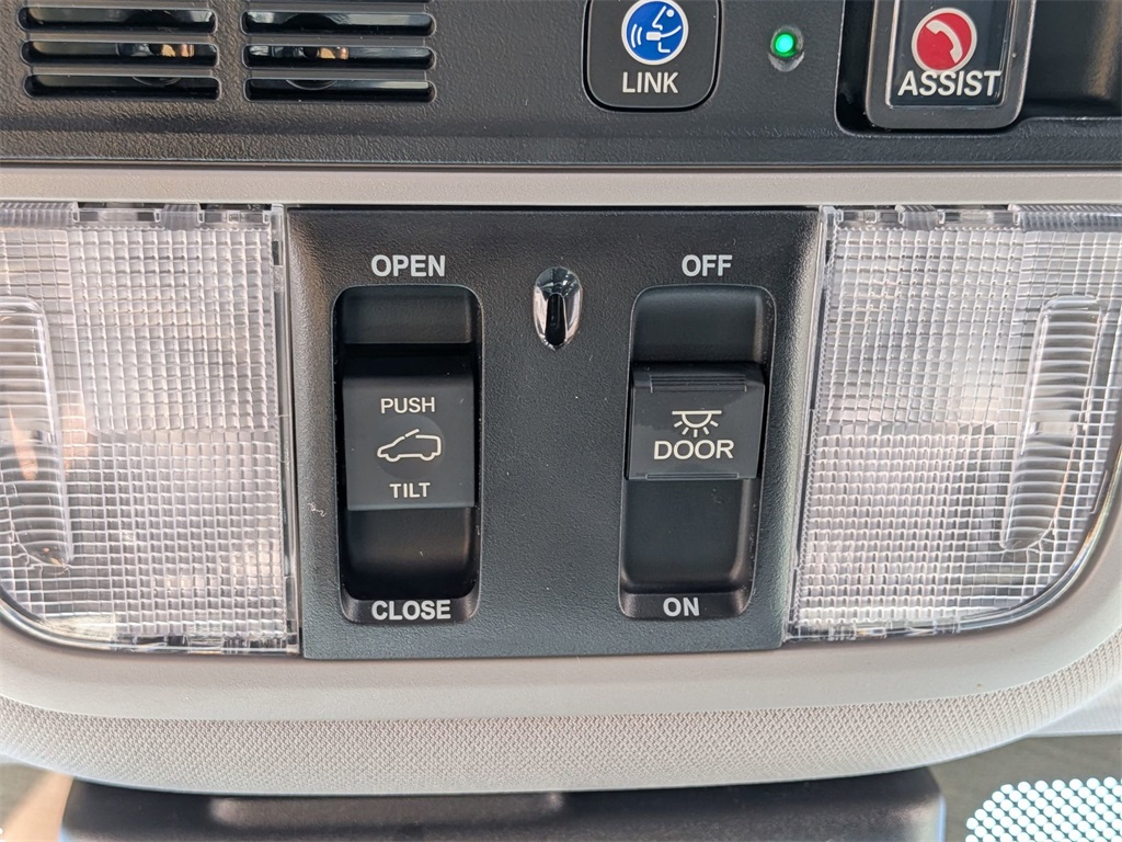 2024 Honda Odyssey Touring photo 20