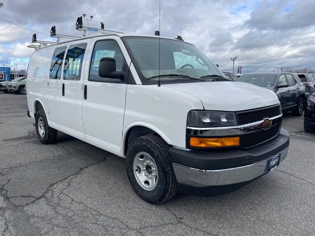 2025 Chevrolet Express Cargo Work Van's photo