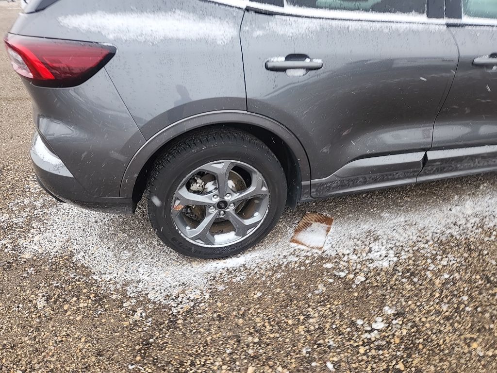 2023 Ford Escape ST-Line photo 3