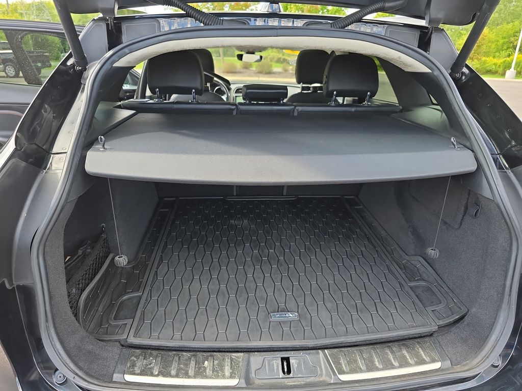 2019 Jaguar F-PACE Prestige photo 11