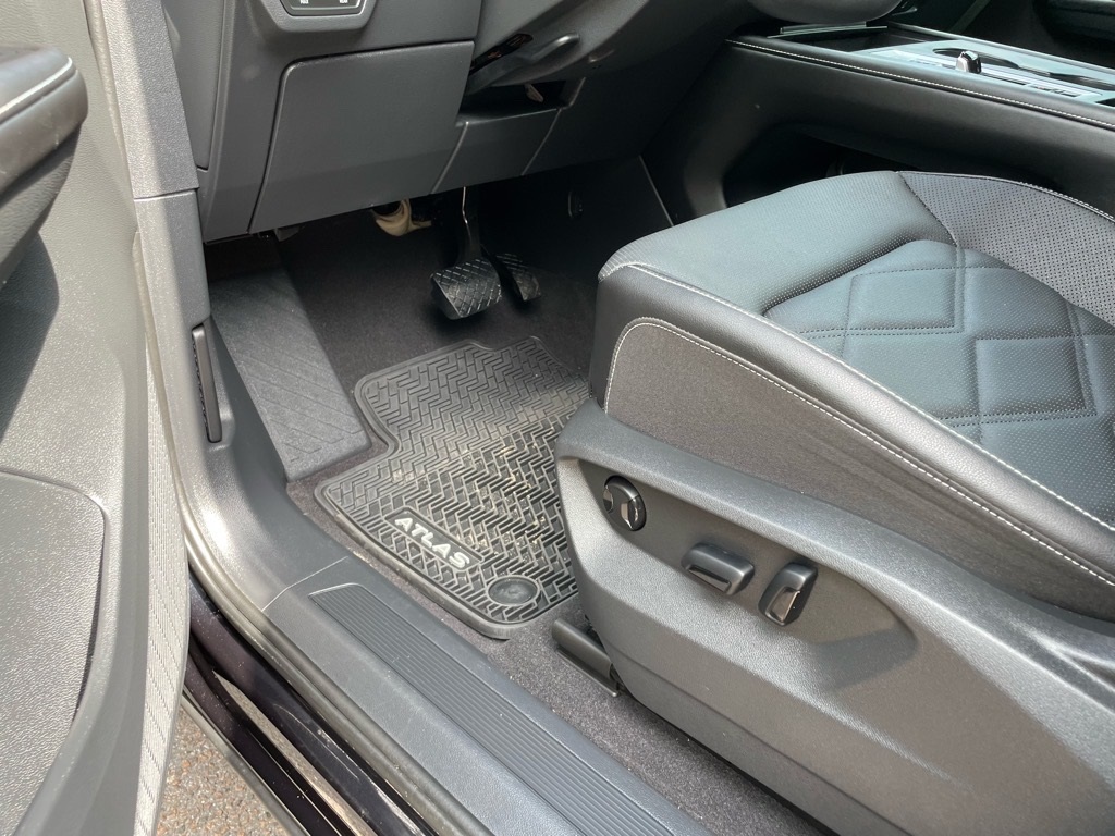 2024 Volkswagen Atlas SE photo 20