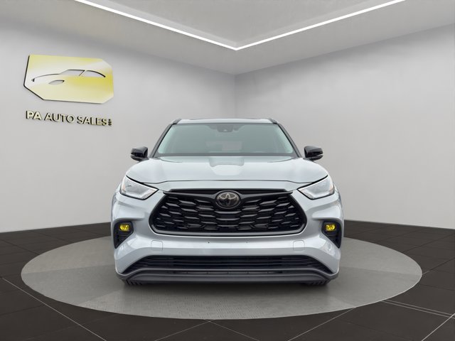 2025 Toyota Highlander Hybrid XLE photo 2