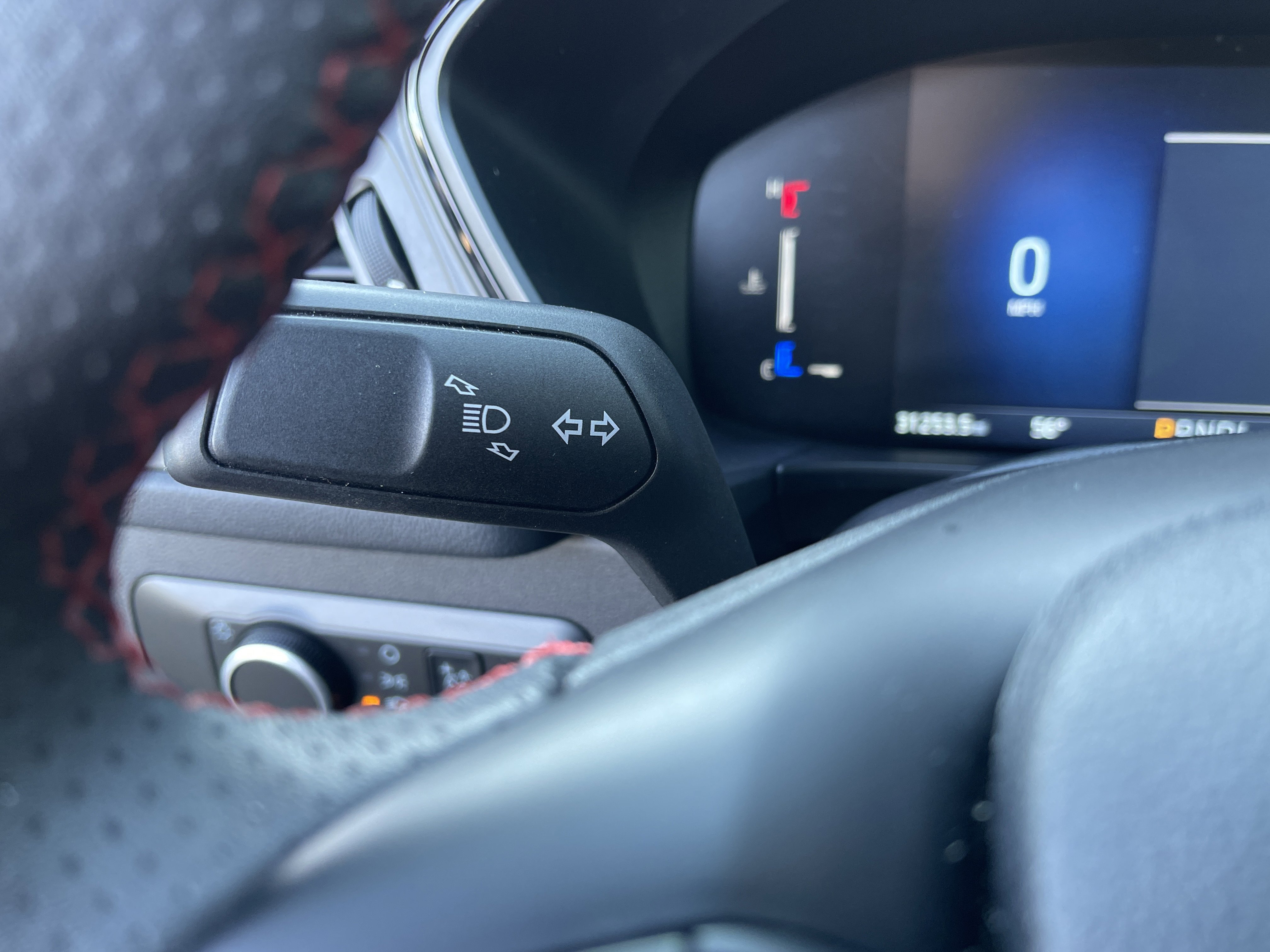 2025 Ford Escape ST-Line photo 4