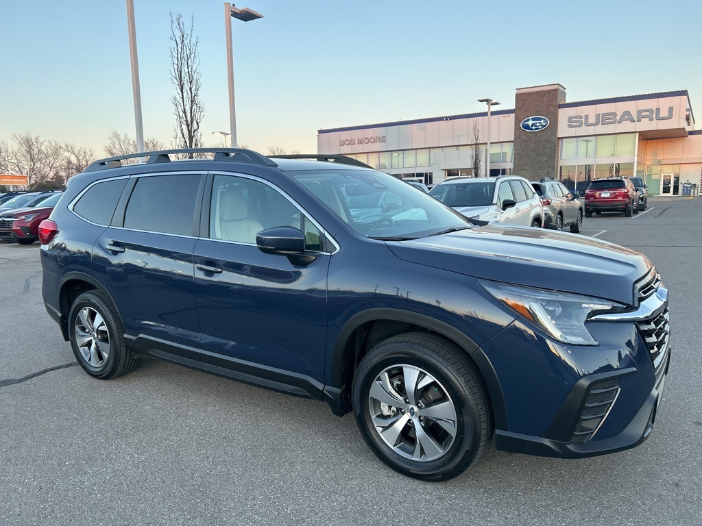 2025 Subaru Ascent Premium's photo