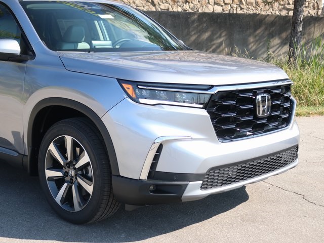 2025 Honda Pilot Touring photo 3