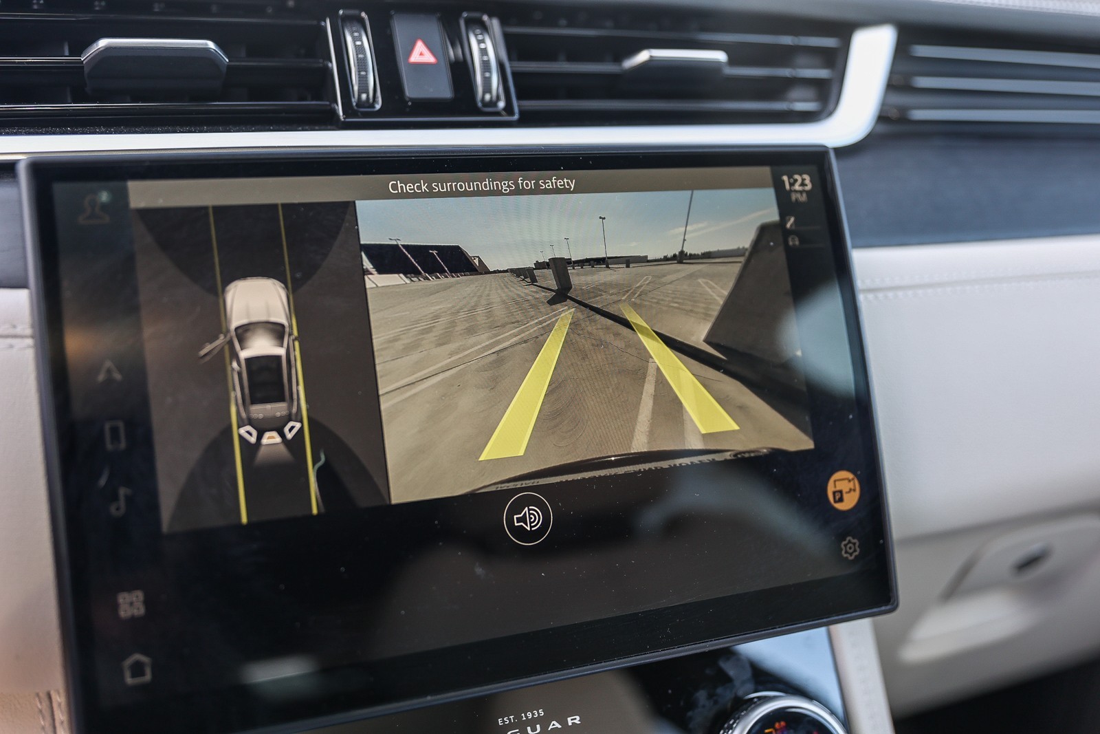 2024 Jaguar F-PACE P250 R-Dynamic S photo 25