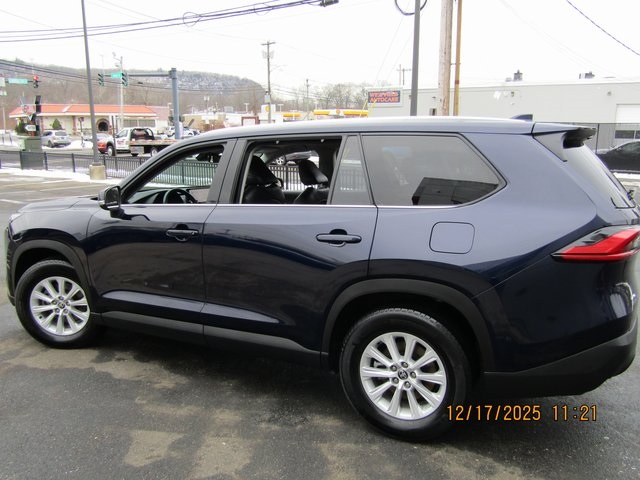Image of Pre-Owned 2024 Toyota Grand Highlander XLE 4D Sport Utility AWD