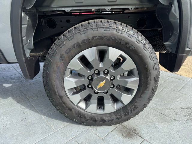 2026 Chevrolet Silverado 2500HD Custom photo 2