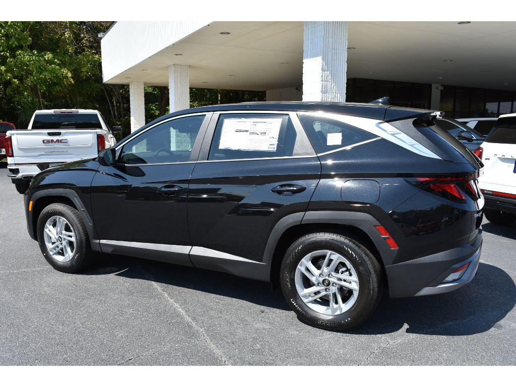 2025 Hyundai Tucson SE photo 2