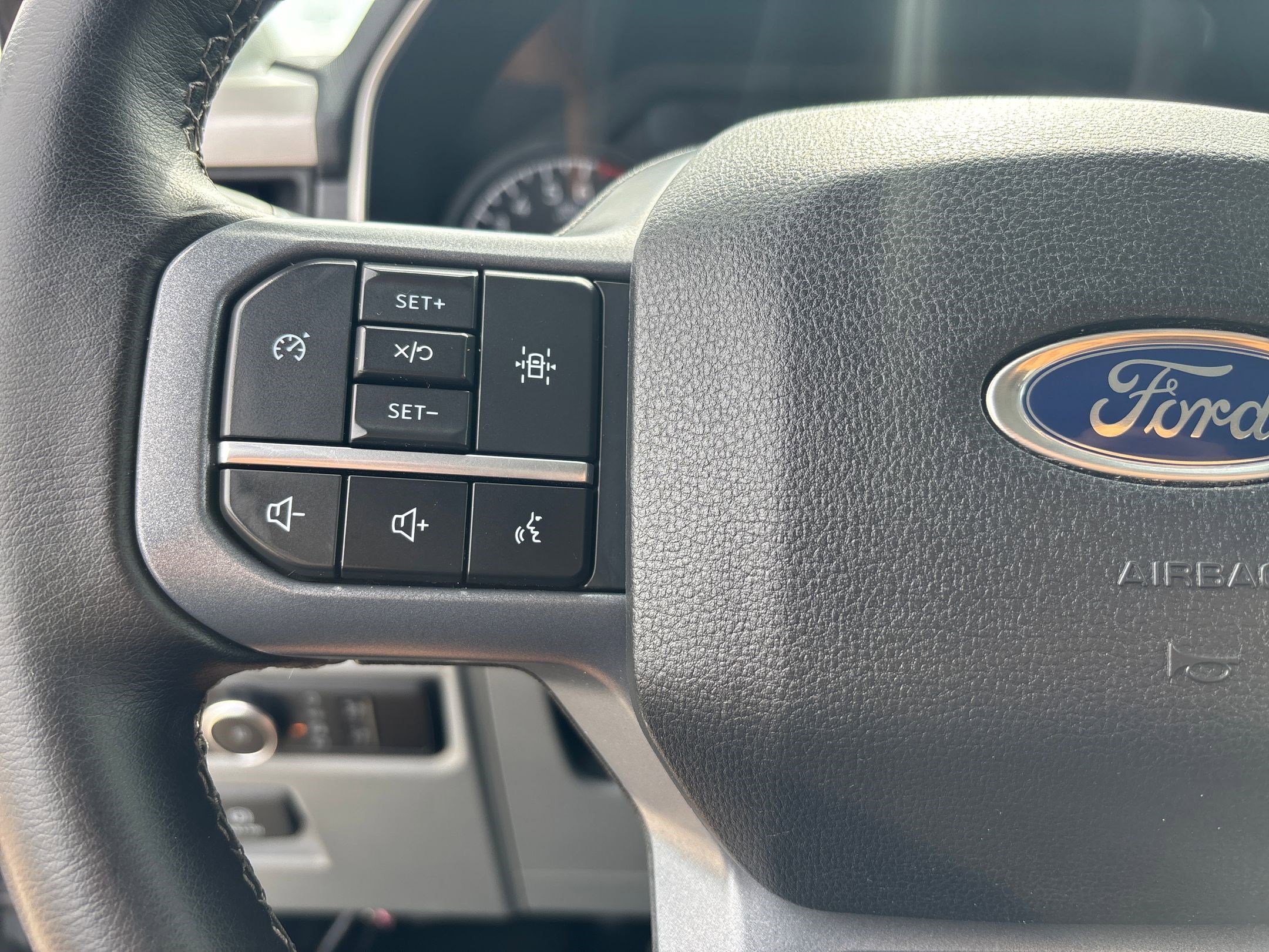 2023 Ford F-150 XLT photo 16