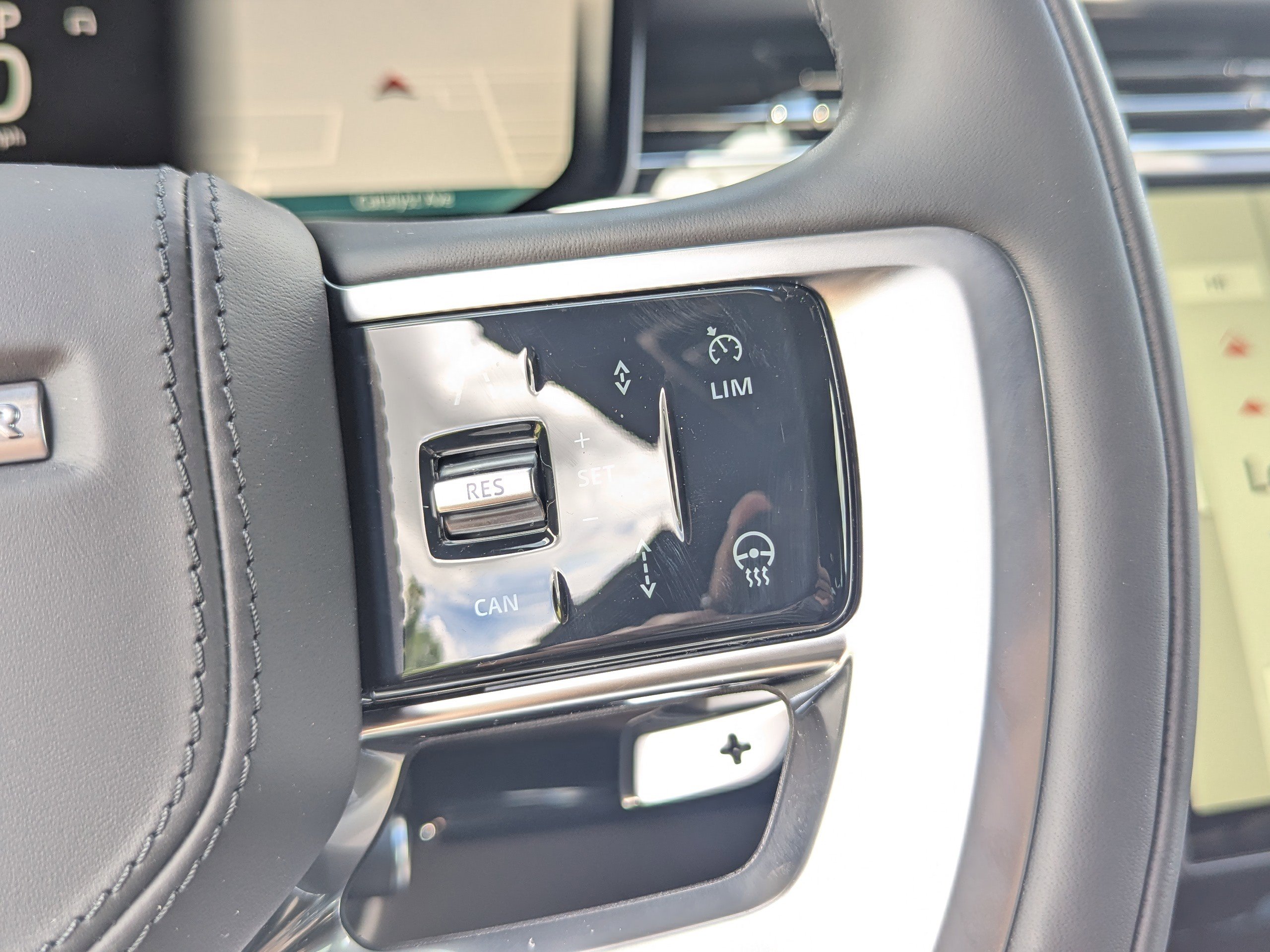2025 Land Rover Range Rover SE photo 31