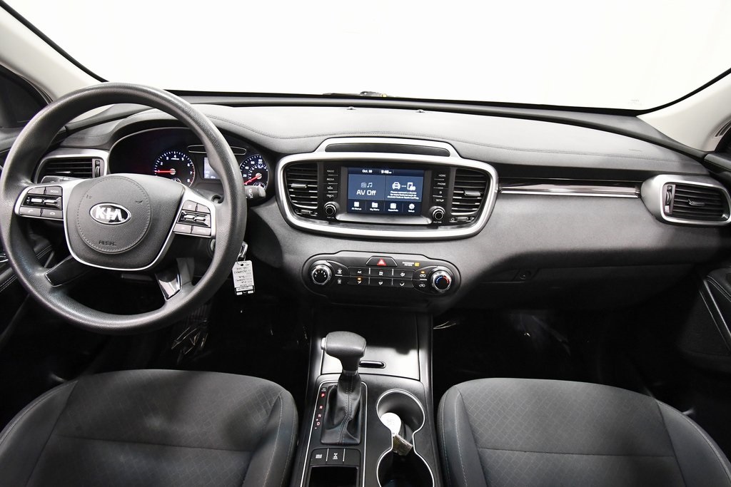 2020 Kia Sorento LX photo 3