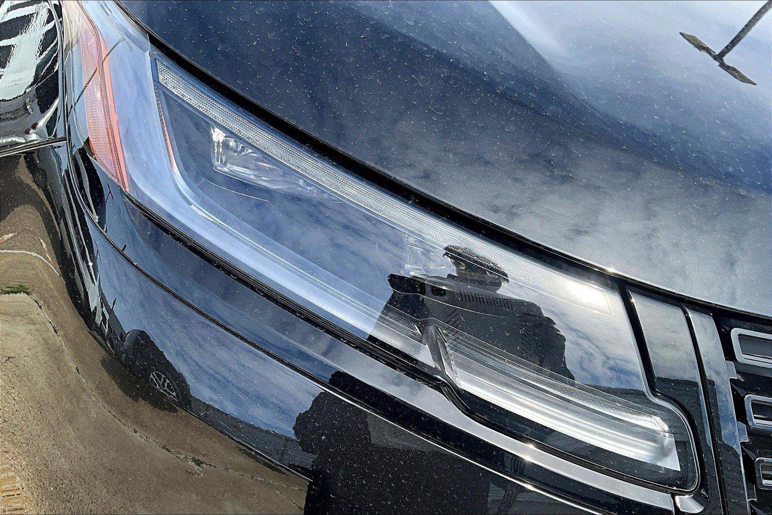 2025 Land Rover Range Rover Velar SE photo 13