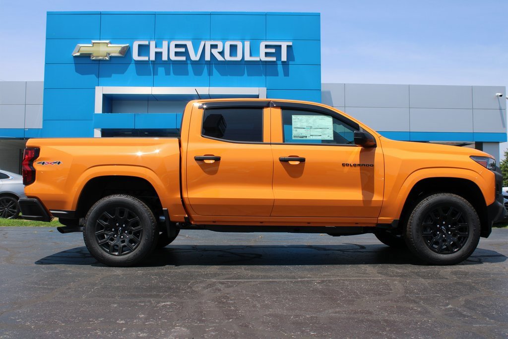 2025 Chevrolet Colorado LT photo 7