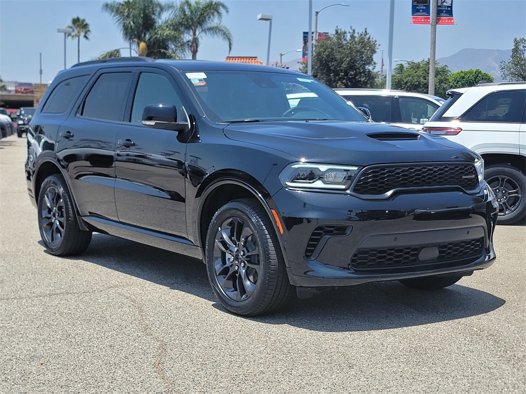 New 2025 Diamond Black Clear-Coat Exterior Paint Dodge GT Plus image 1